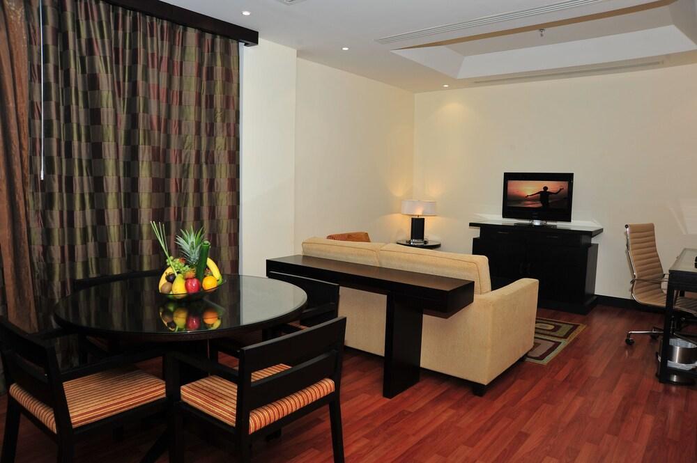 Hotel Crowne Plaza By Ihg 5*